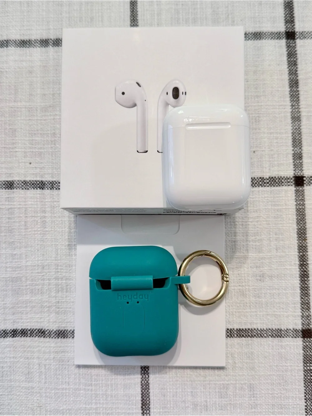 Apple AirPods (2nd Gen) with Charging Case